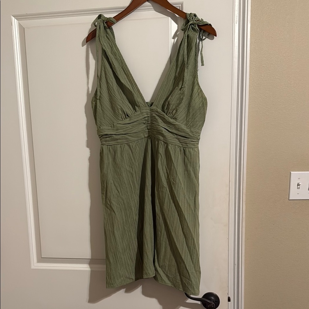 Green Sleeveless Dress